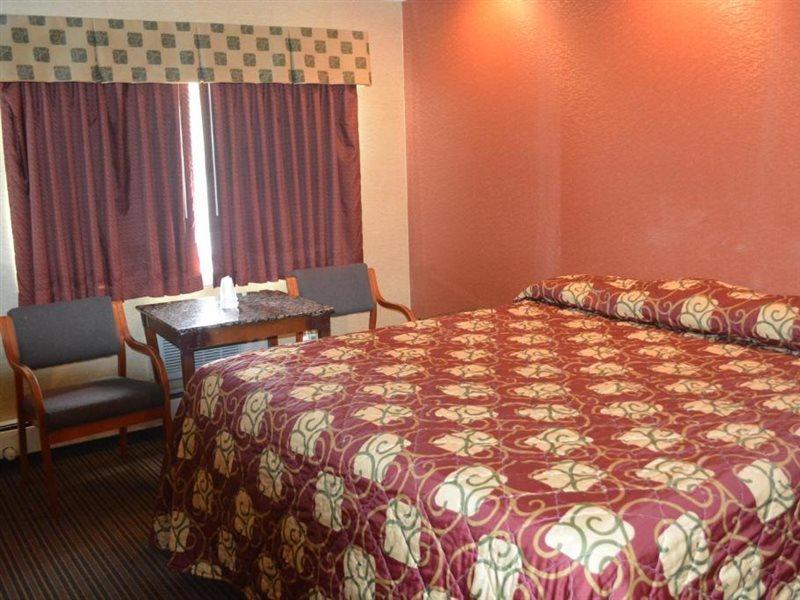 Travelodge By Wyndham Avenel Woodbridge Екстериор снимка
